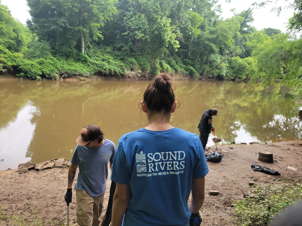 Sound Rivers, Cummins host cleanup No. 4 - Sound Rivers